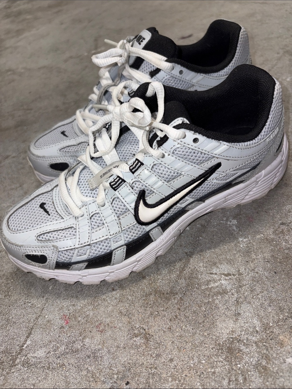 Nike White and Black Mesh Athletic Sneakers - Picture 3 of 3
